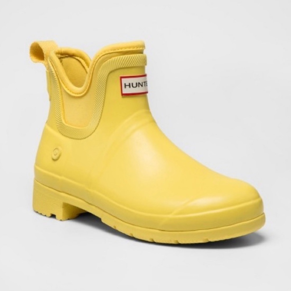Hunter x target Chelsea boots size 7